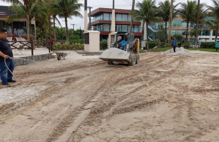 Reposição da areia da prainha