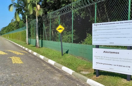 Estacionamento nas Vias Internas
